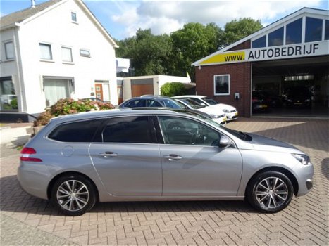 Peugeot 308 SW - 1.2 e-THP 130pk Allure Pano-Dak, Navi, Led, Pdc v+a - 1