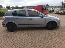 Opel Astra - 1.4 Essentia