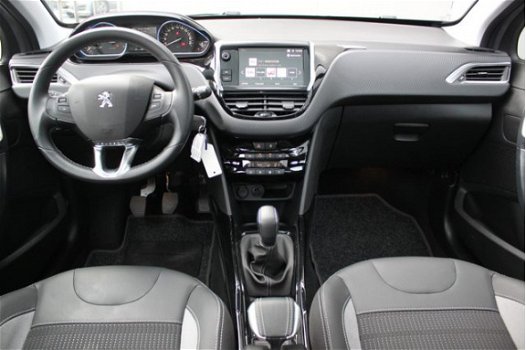 Peugeot 2008 - 1.2 PureT. 110PK Allure Navigatie/Panoramadak/Grip-Control - 1