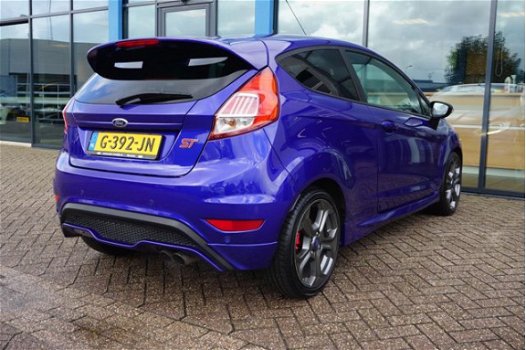 Ford Fiesta - 1.6 EcoBoost 182PK ST2 Navi Voorruitverwarming Parkeersensoren Stoelverwarming - 1