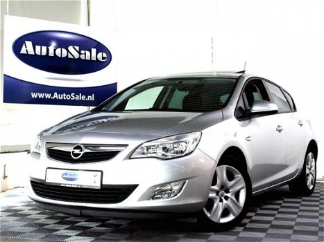 Opel Astra - 1.4 Cosmo 40.000 km SCHUIFDAK PDC STUUR / STOELVERW. '11 - 1