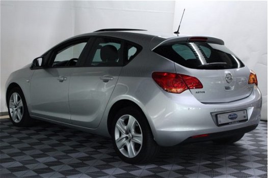 Opel Astra - 1.4 Cosmo 40.000 km SCHUIFDAK PDC STUUR / STOELVERW. '11 - 1