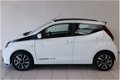 Toyota Aygo - 1.0 VVT-i x-play sport | Canvas open dak | Airco | Dakspoiler | Dubbele uitlaat | Led - 1 - Thumbnail