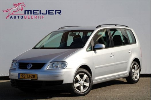 Volkswagen Touran - 1.6-16V FSI Business Airco | Cruise | Sportvelgen | Trekhaak | Automaat - 1