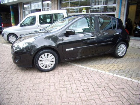 Renault Clio - 1.5 DCI AUTHENTIQUE AIRCO - 1