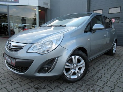 Opel Corsa - 1.4-16V Cosmo / Clima / Fietsendrager / Lmv - 1