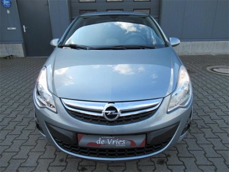 Opel Corsa - 1.4-16V Cosmo / Clima / Fietsendrager / Lmv - 1