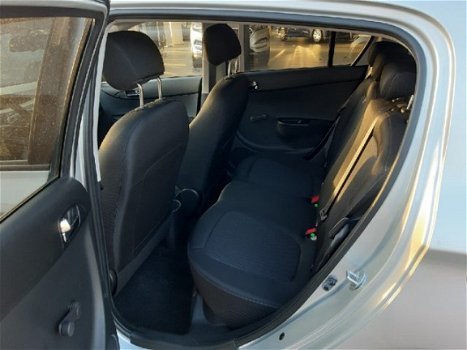 Hyundai i20 - 1.2i Go | LM velgen | Airco | 5 deurs | Getint glas - 1
