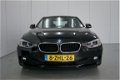 BMW 3-serie - 320d EfficientDynamics Edition Executive | Navi | Clima | Parkeersenoren achter | - 1 - Thumbnail