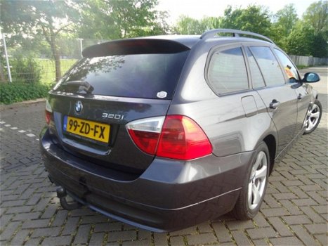 BMW 3-serie Touring - 320i - LEDER - CRUISECONTROL - NWE APK - 1