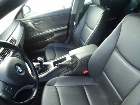 BMW 3-serie Touring - 320i - LEDER - CRUISECONTROL - NWE APK - 1