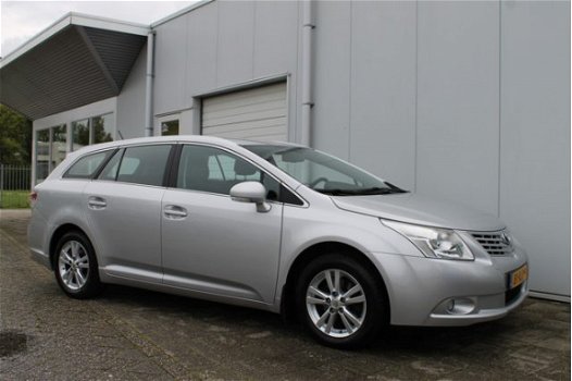 Toyota Avensis Wagon - 1.8 VVTi Dynamic - 1