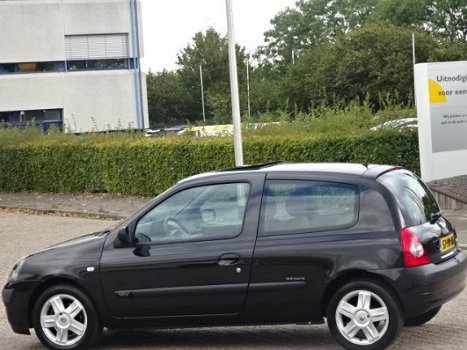 Renault Clio - 1.2 16V Authentigue, bj.2004, zwart, sportvelgen, APK 09/2020, NAP uitdraai met 20049 - 1