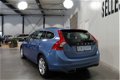 Volvo V60 - 2.0 D4 Momentum | Navigatie | LM 17 inch | Airco | - 1 - Thumbnail