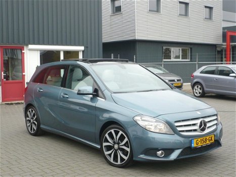 Mercedes-Benz B-klasse - 200 Ambition , Pano-dak, Airco, 18