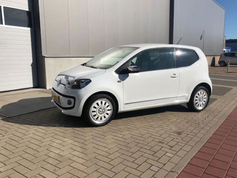 Volkswagen Up! - 1.0 high up white edition/navi/airco/cruise/pdc/stoelverwarming 68000 km - 1