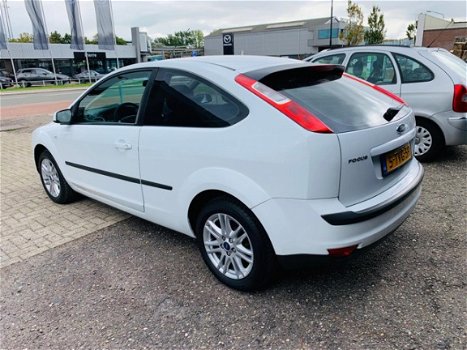 Ford Focus - 1.6 TDCI Futura airco cruise control aux dealer onderhouden - 1