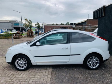 Ford Focus - 1.6 TDCI Futura airco cruise control aux dealer onderhouden - 1