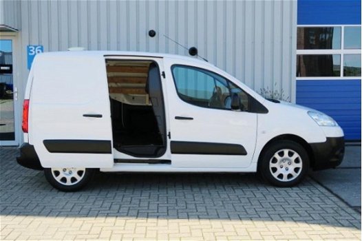 Peugeot Partner - 120 1.6 e-HDI L1 XT Profit + *Lage Km stand* Airco & Schuifdeur*Trekhaak - 1