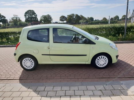 Renault Twingo - 1.2 Acces AIRCO MET NIEUWE APK EN NIEUWE DISTR. RIEM - 1