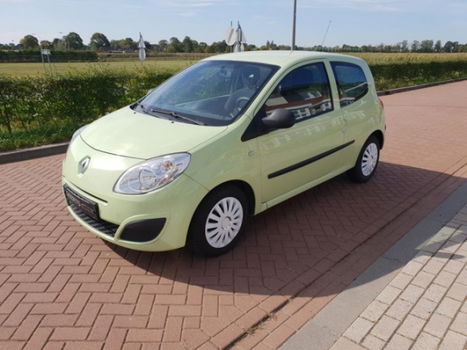 Renault Twingo - 1.2 Acces AIRCO MET NIEUWE APK EN NIEUWE DISTR. RIEM - 1