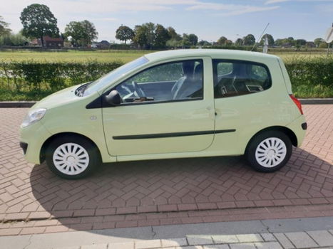 Renault Twingo - 1.2 Acces AIRCO MET NIEUWE APK EN NIEUWE DISTR. RIEM - 1