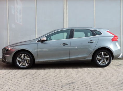 Volvo V40 - 2.0 D4 191pk R-Design Business (full options) - 1