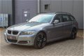 BMW 3-serie - 318i High Executive | Navi - PDC - Dealer onderhouden - Zeer nette auto - 1 - Thumbnail