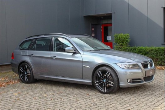 BMW 3-serie - 318i High Executive | Navi - PDC - Dealer onderhouden - Zeer nette auto - 1