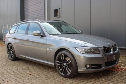 BMW 3-serie - 318i High Executive | Navi - PDC - Dealer onderhouden - Zeer nette auto - 1