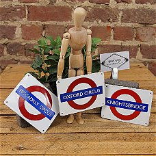 Lot van  underground signs 2019229