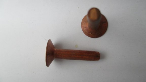 KLINKNAGELS : roodkoperen bolkop 2 x 5 mm - 2