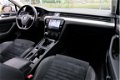 Volkswagen Passat Variant - 1.6 TDI R-Line/Navi/Alcantara/PDC/Zeer luxe - 1 - Thumbnail