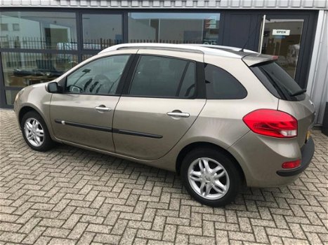 Renault Clio Estate - 1.2 TCE Sélection Business Sport ECC 15