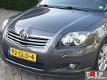 Toyota Avensis - 2.0 16v VVT-i Luna Luxe - 1 - Thumbnail