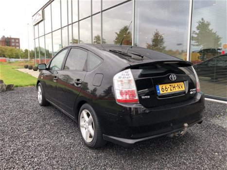 Toyota Prius - 1.5 VVT-i Tech Edition Navi Camera Bluetooth - 1