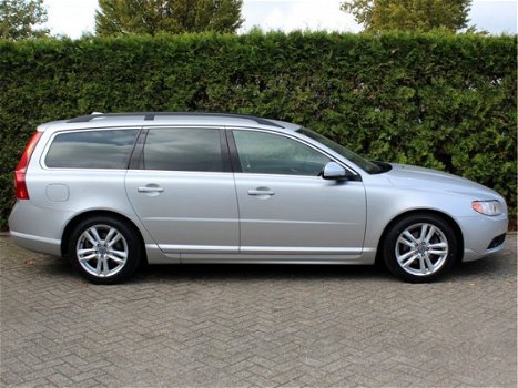 Volvo V70 - 1.6 D2 Momentum Leder Hdd-Navi Afn. Trekhaak - 1