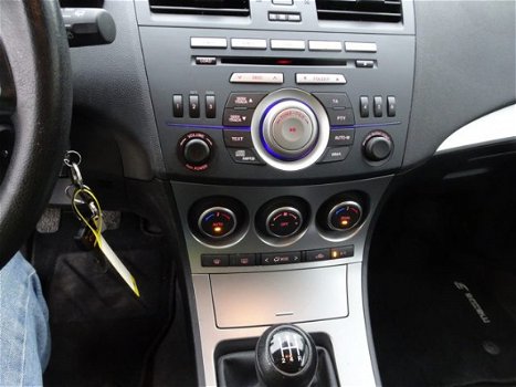 Mazda 3 - 3 1.6 TS Geregelde airco, licht metalen velgen, cruise controle, parkeersensoren - 1