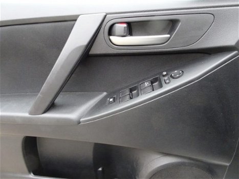 Mazda 3 - 3 1.6 TS Geregelde airco, licht metalen velgen, cruise controle, parkeersensoren - 1
