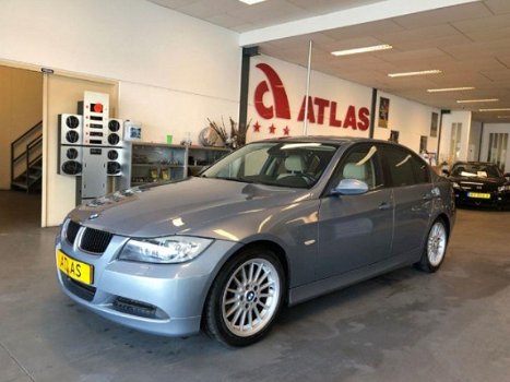 BMW 3-serie - 320i Dynamic Executive LEDER, NAVIGATIE, ETC - 1