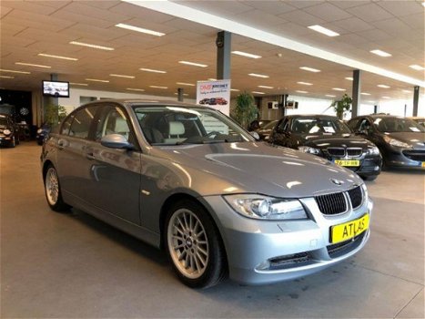 BMW 3-serie - 320i Dynamic Executive LEDER, NAVIGATIE, ETC - 1