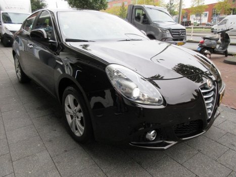 Alfa Romeo Giulietta - 2.0 JTDm Distinctive Clima Xenon/Led - 1