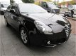 Alfa Romeo Giulietta - 2.0 JTDm Distinctive Clima Xenon/Led - 1 - Thumbnail