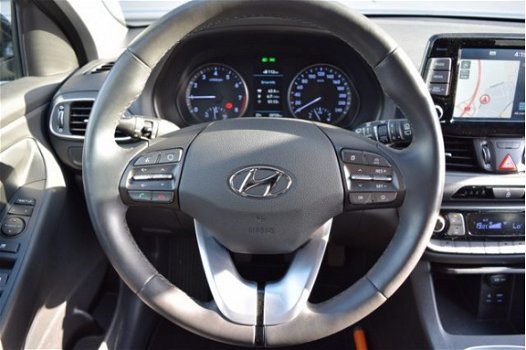 Hyundai i30 - 1.0 T-GDI Premium Navi/Camera/Trekhaak - 1