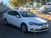 Volkswagen Passat - 2.0 TDI Highline BlueMotion - 1 - Thumbnail