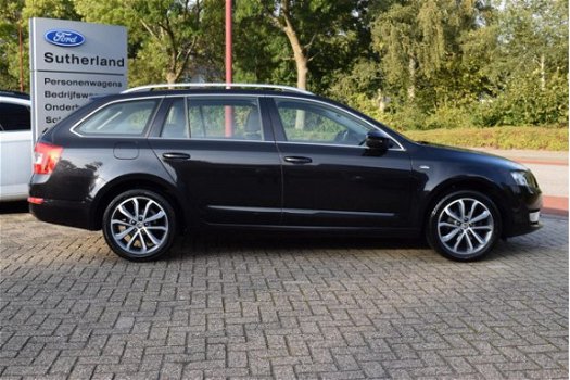 Skoda Octavia Combi - 1.6 TDI Greentech Edition Businessline 110pk Navigatie | 17 Inch | Stoelverwar - 1