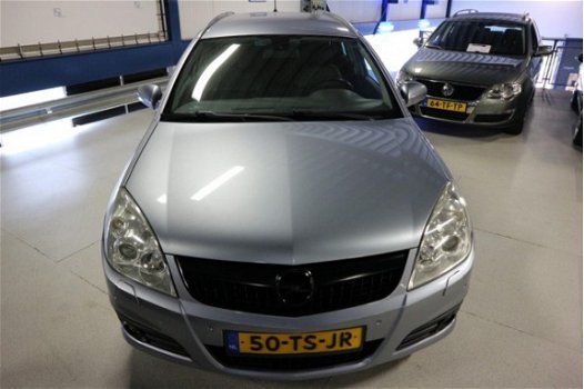 Opel Vectra Wagon - 2.2-16V Executive Leer / Navi / Sport Pakket / Xenon / DIK - 1