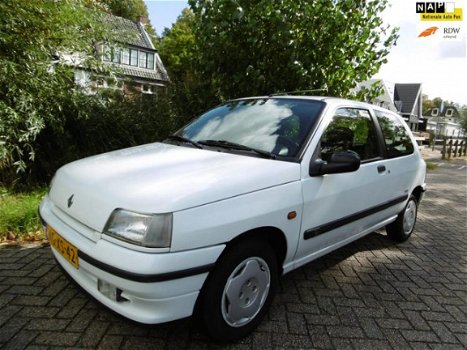 Renault Clio - 1.4 Mexx Automaat Stuurbekrachtiging 156.000km 2e eig - 1