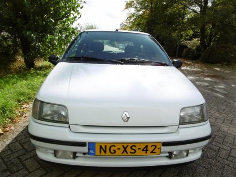 Renault Clio - 1.4 Mexx Automaat Stuurbekrachtiging 156.000km 2e eig - 1