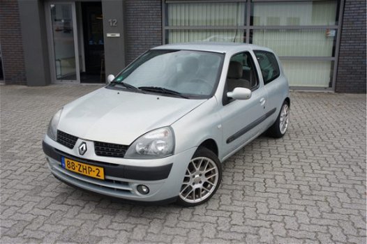 Renault Clio - 1.2-16V Privilège Luxe INRUILKOOPJE - WEG = WEG APK 5/2020 - 1